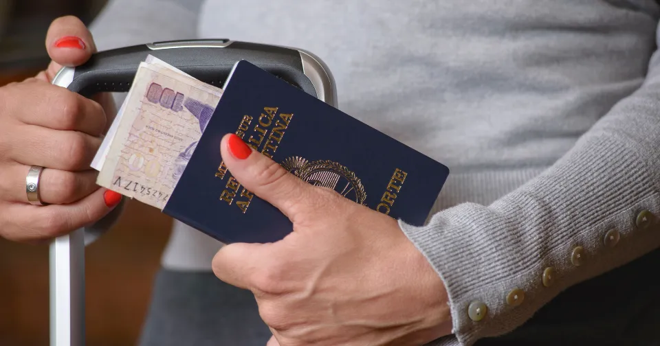 Argentina citizenship by investment residence requirement